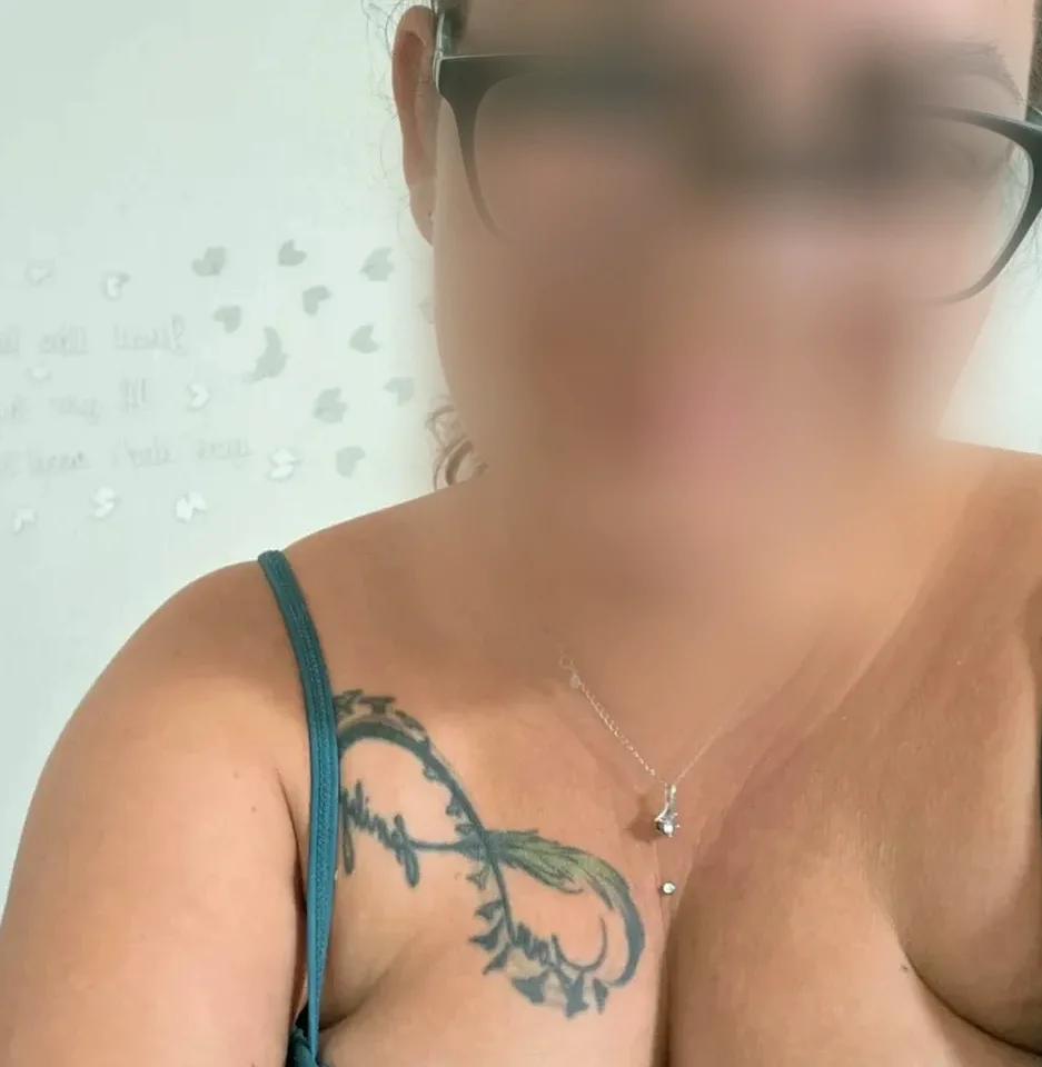 Angelica, 37
