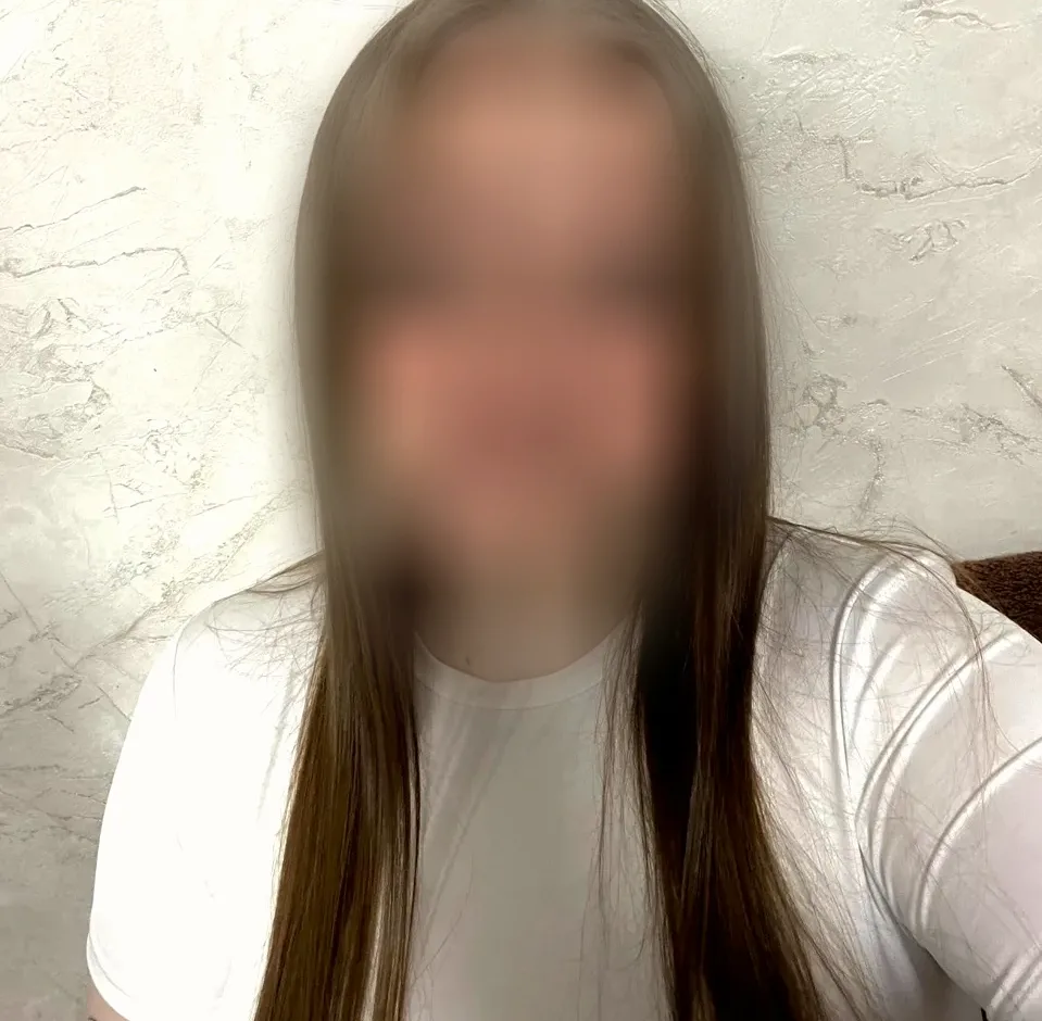 Sanela, 21