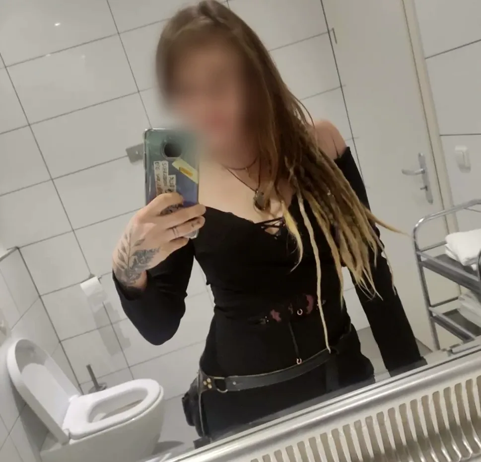 Signe, 30