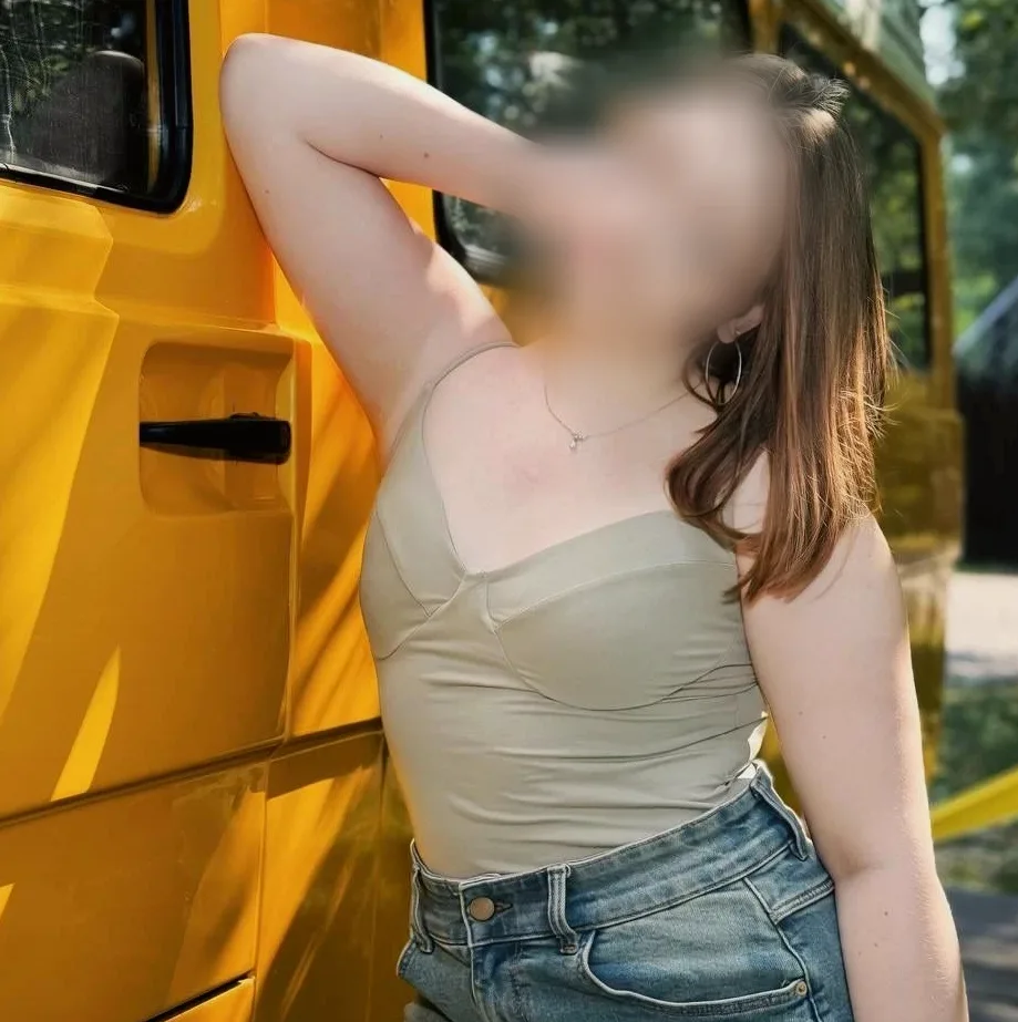 Yvonne, 19